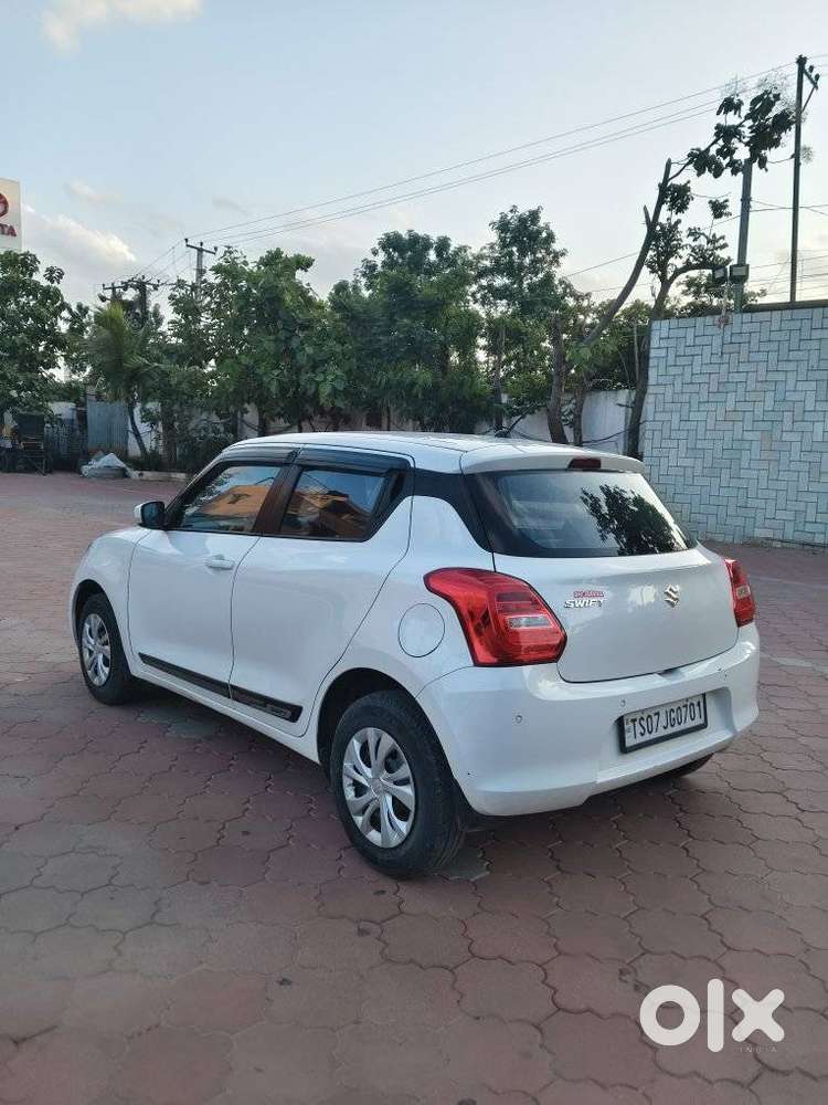 Maruti Suzuki Swift Vxi + Manual, 2022, Petrol