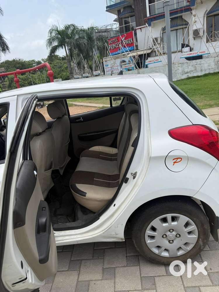Hyundai I20 Magna Petrol 2012