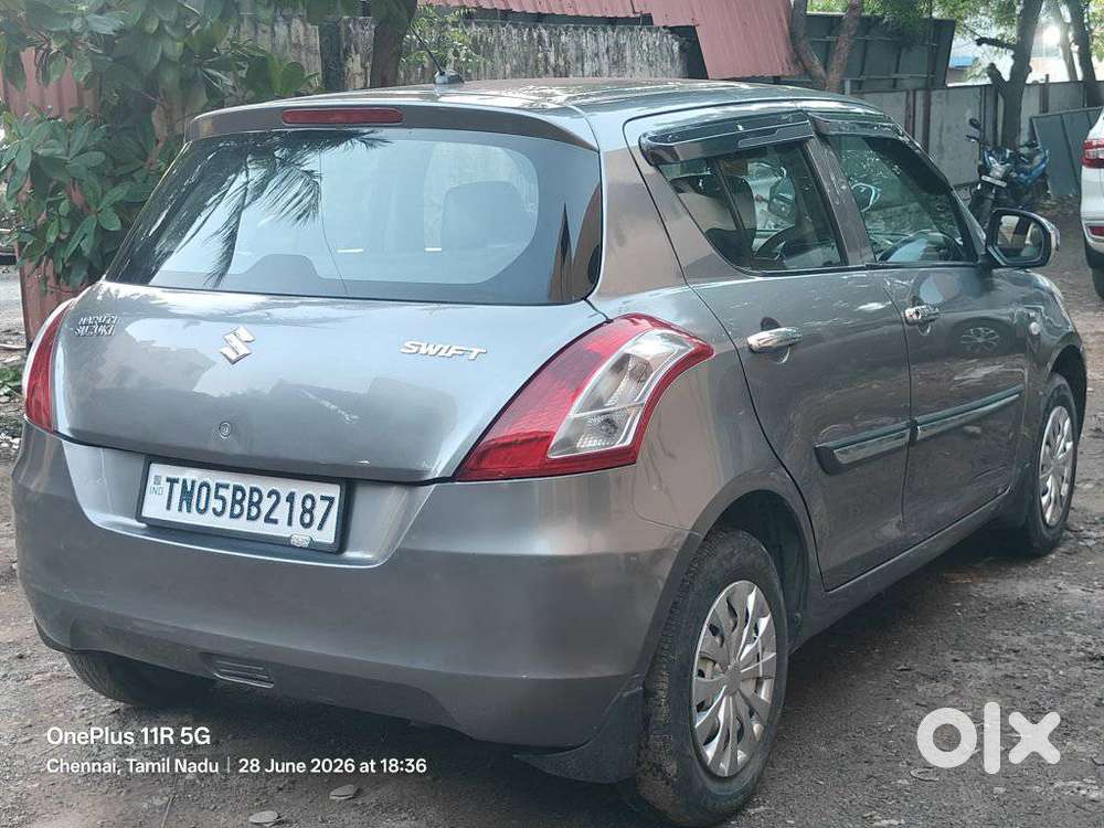 Maruti Suzuki Swift Lxi Optional-o, 2015, Petrol