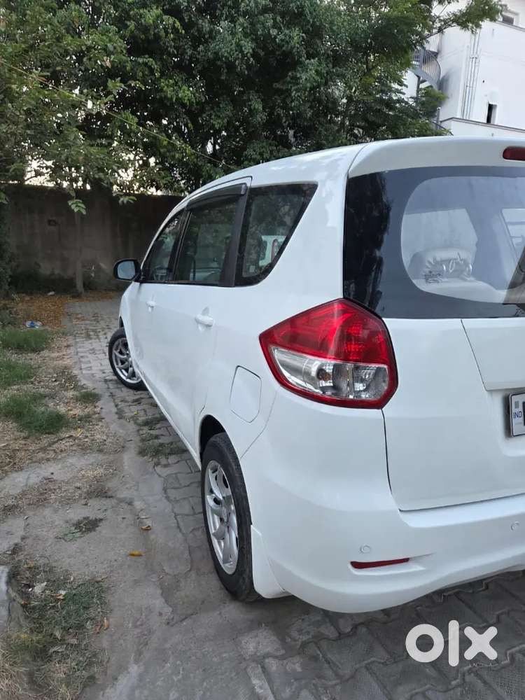 Maruti Suzuki Ertiga 2012 Diesel 1lack 4000 Km Driven