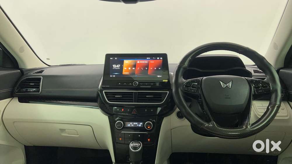 Mahindra Xuv 3xo Ax7l Petrol Mt, 2024, Petrol