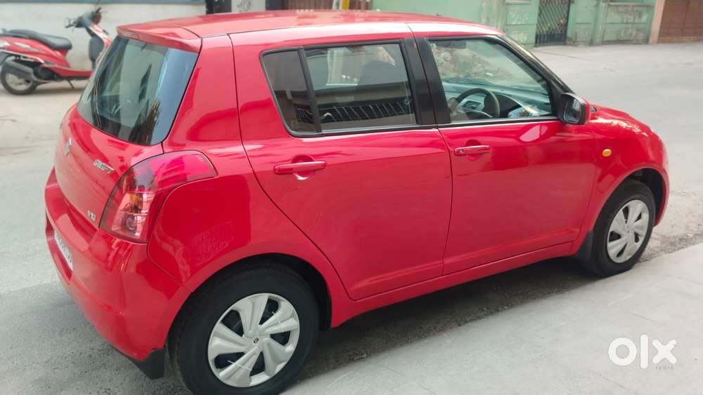 Maruti Suzuki Swift Vxi + Manual, 2011, Petrol