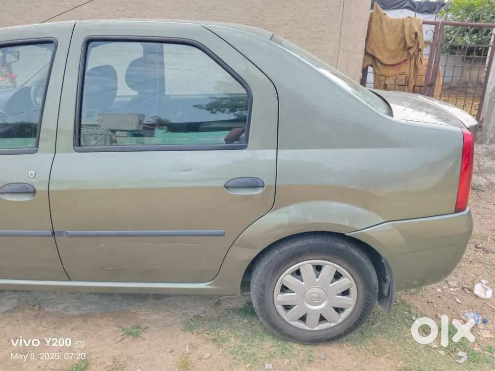 Mahindra Logan 2010 Petrol 85000 Km Driven