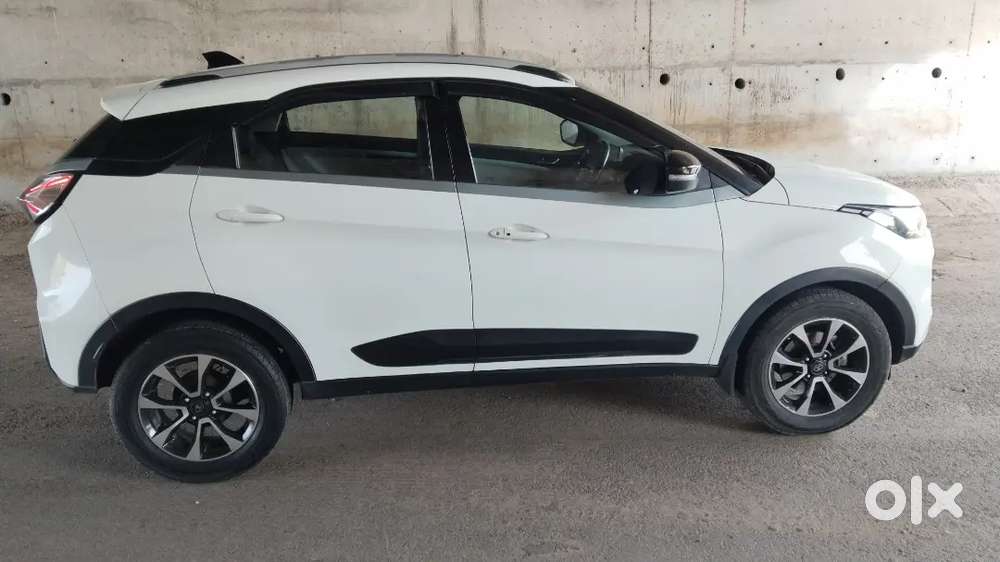 New Brand Tyre  Top Model Auto With Sun Roof