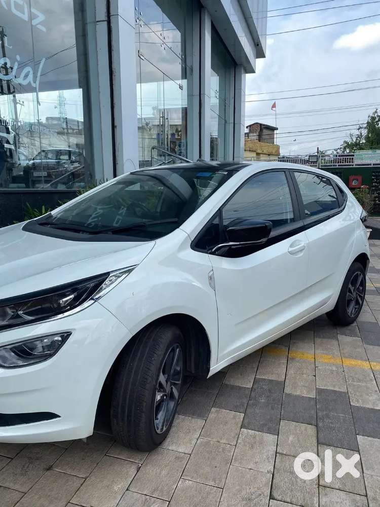 Tata Altroz Xz Plus S 2024 Petrol Well Maintained