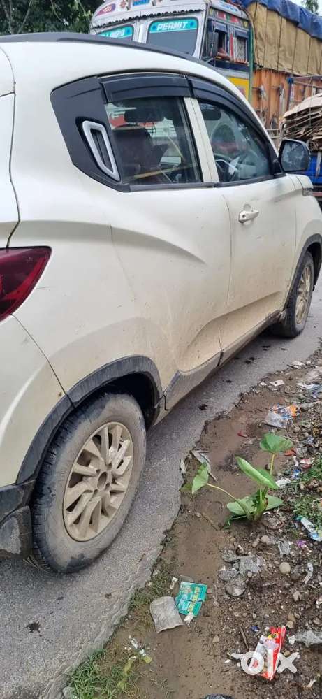 Mahindra Kuv 100 2016 Petrol 76000 Km Driven