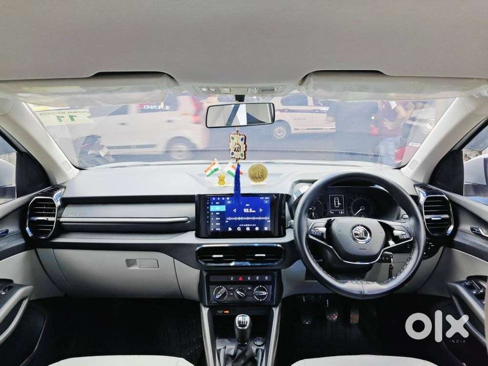 Skoda Kylaq Signature, 2025, Petrol