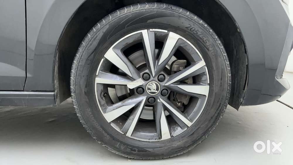 Skoda Slavia Style 1.0l Tsi Mt, 2022, Petrol