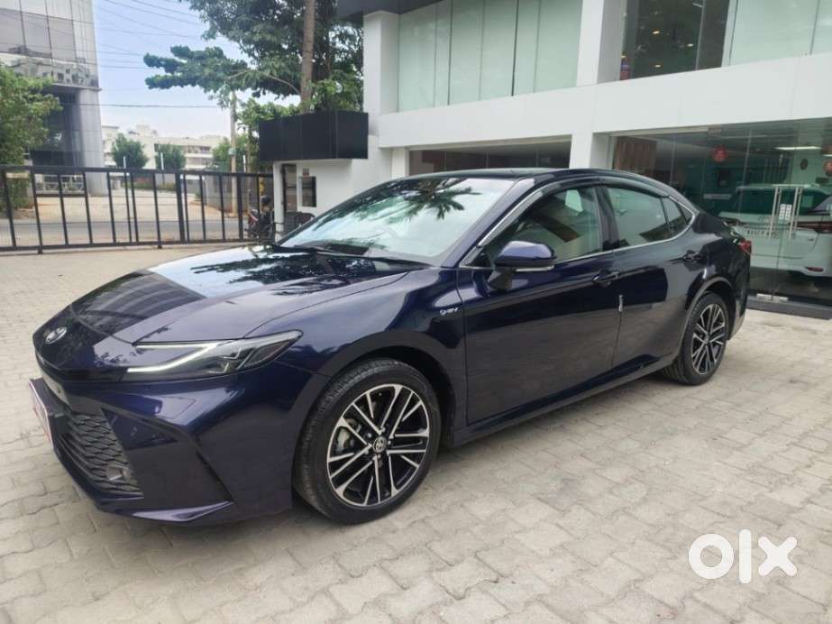 Toyota Camry Hybrid, 2025, Petrol