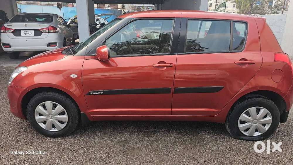 Maruti Suzuki Swift 1.2 Vxi (o), 2011, Petrol