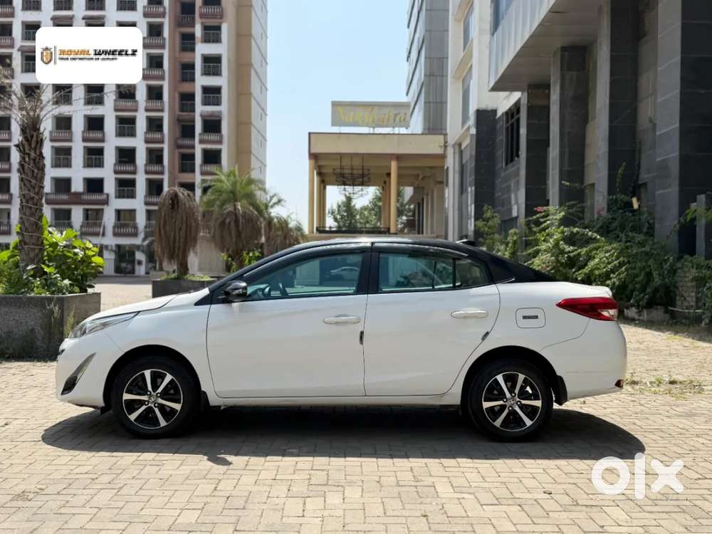 Toyota Yaris V Cvt, 2020, Petrol