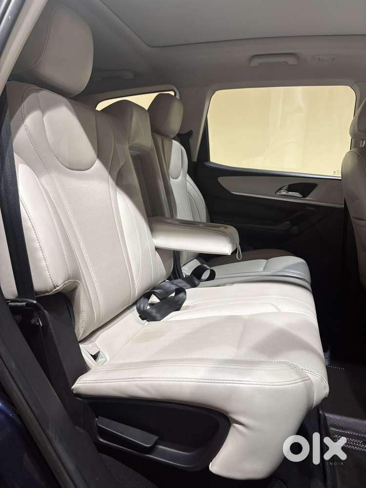 Mahindra Xuv700 2.2 Ax 7 Diesel At Luxury Pack Str, 2024, Diesel