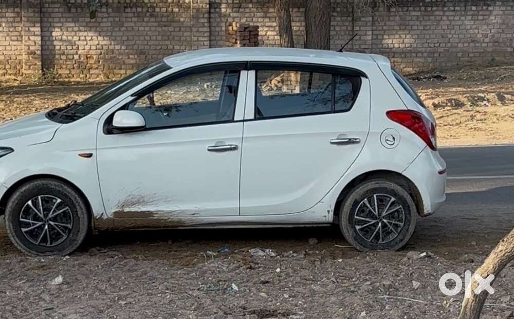 Hyundai Aura 2013 Diesel 130000 Km Driven