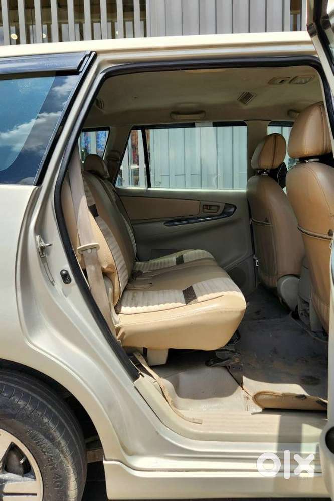 Toyota Innova 2.5 G (diesel) 8 Seater, 2013, Diesel