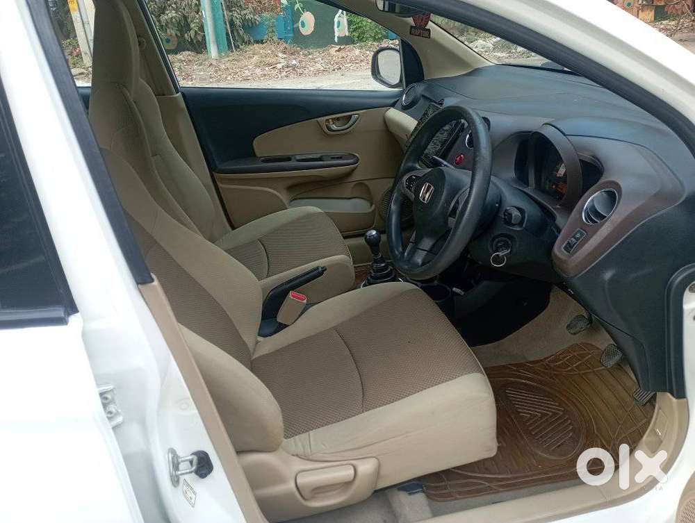 Honda Brio 2011-2013 V Mt, 2012, Petrol