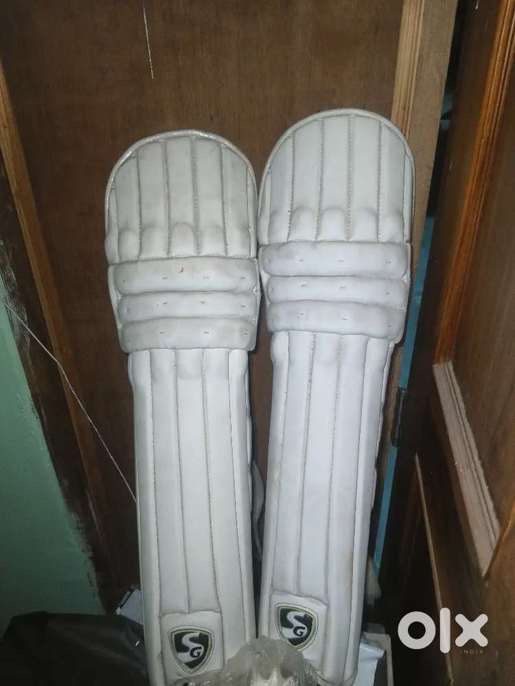 Selling my cricket accessories, including cricket gloves, SG batting p