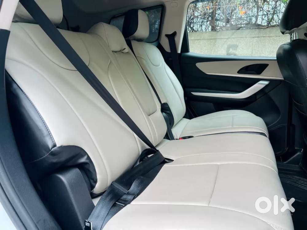 Mahindra Xuv700, 2025, Petrol