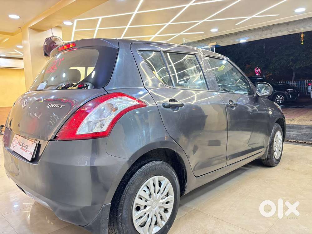 Maruti Suzuki Swift Lxi Option, 2017, Petrol