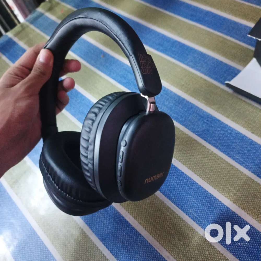 Headphone Fully new just bought but didn't liked so selling it