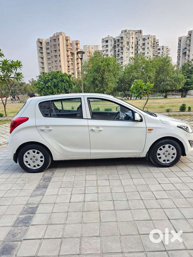 Hyundai I20 1.2 Magna Executive, 2013, Cng & Hybrids