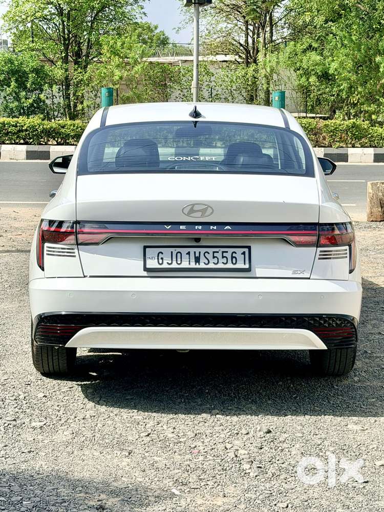 Hyundai Verna 1.5 Sx Ivt, 2024, Petrol