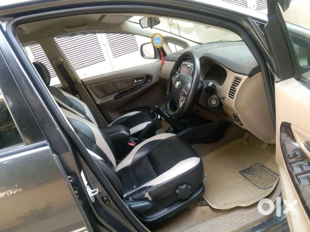 Toyota Innova [ ] 2.5 V Diesel 7 Str, 2015, Diesel