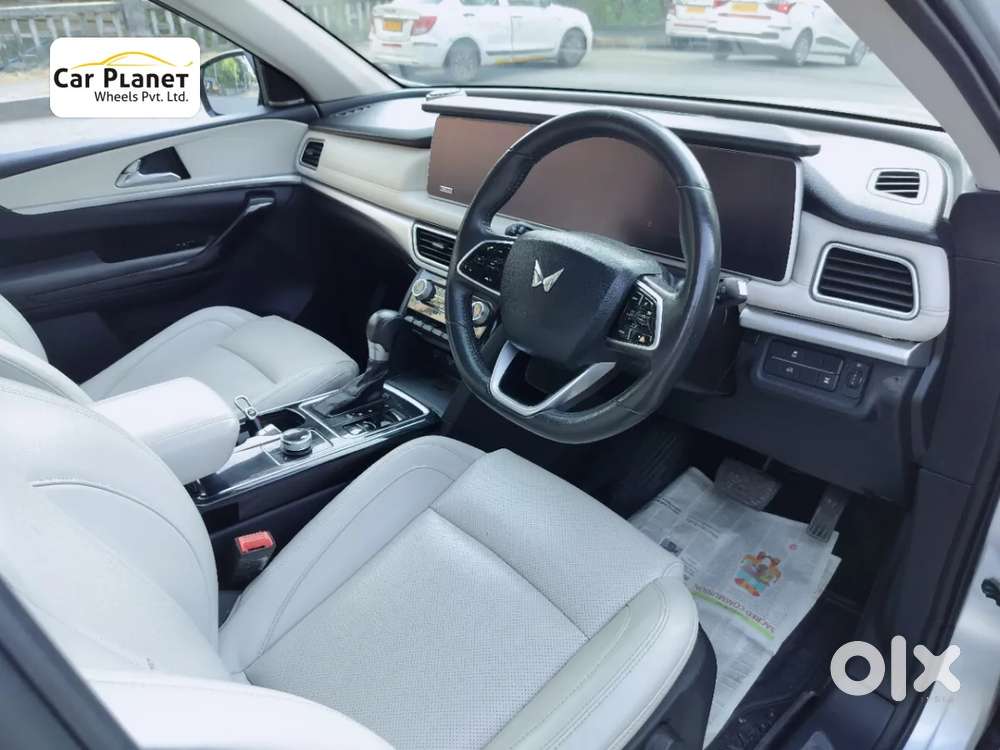Mahindra Xuv700 2.2 Ax 7 Diesel At Luxury Pack Str Awd, 2022, Diesel