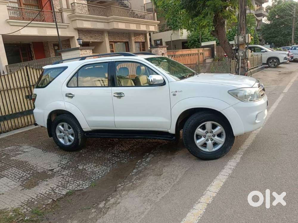 Toyota Fortuner 3.0 4x4 Manual, 2011, Diesel