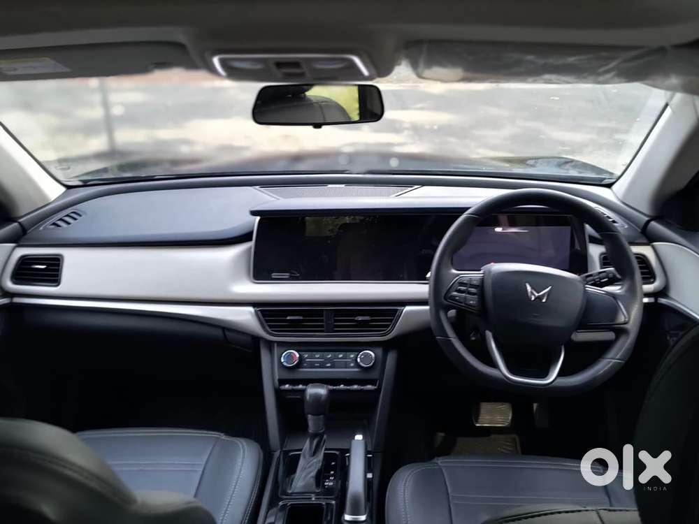 Mahindra Xuv700 2.2 Ax 5 Diesel At Str, 2023, Diesel