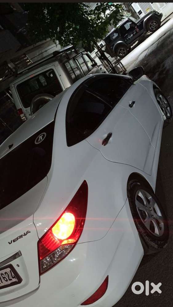 Hyundai Verna 2012