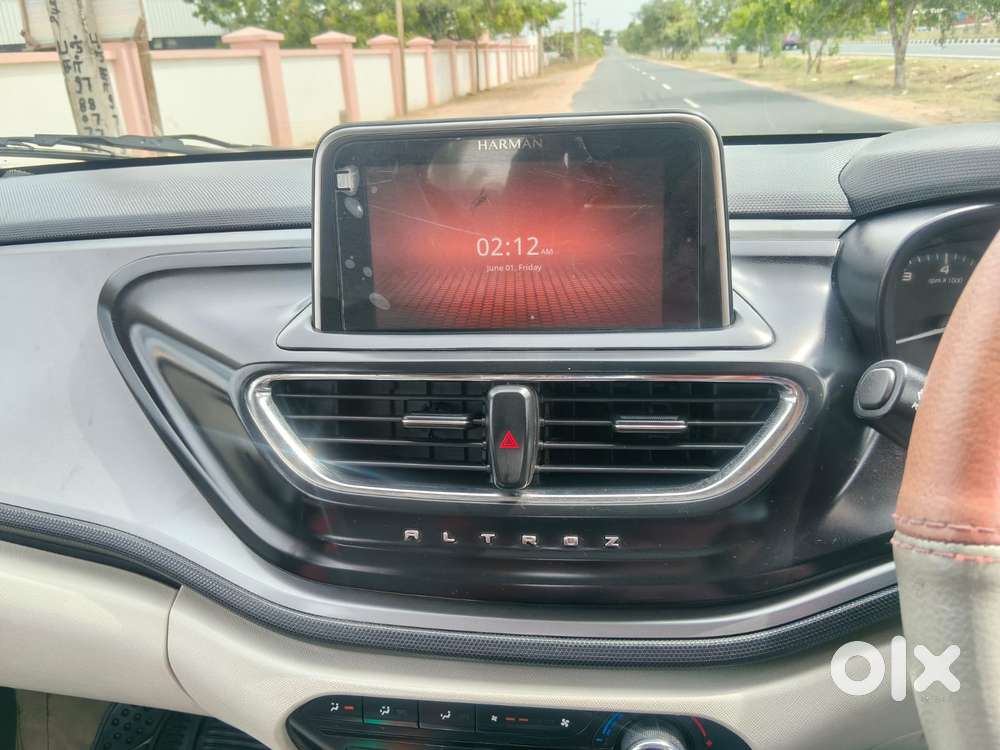 Tata Altroz 1.2 Xm Plus, 2022, Petrol