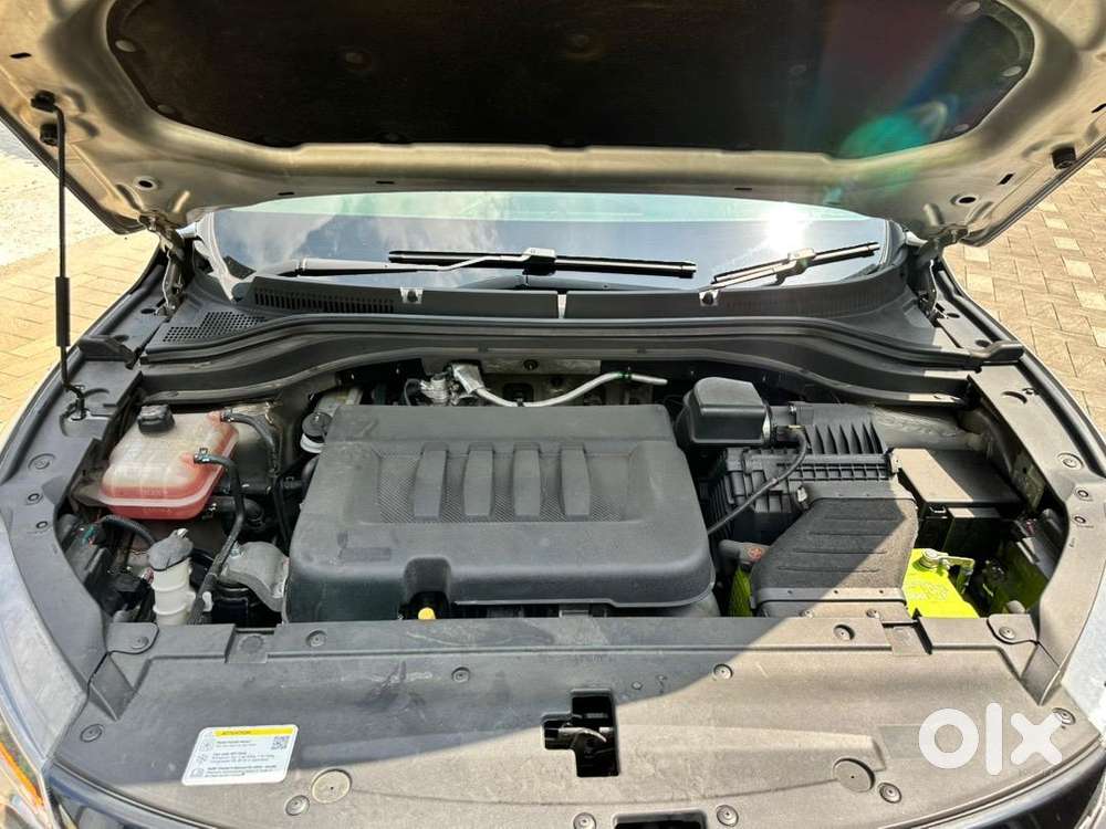 2022 Xuv700 Ax7 L Diesel At  Pristine White Interiors  New Tires