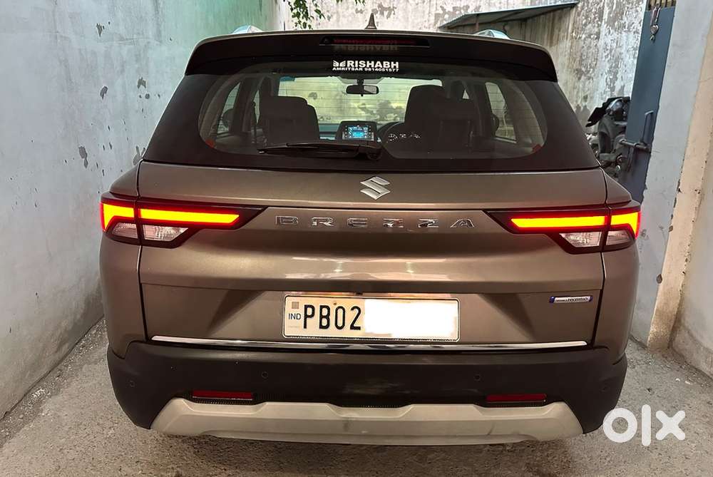 Maruti Brezza Zxi 2023 With Sunroof