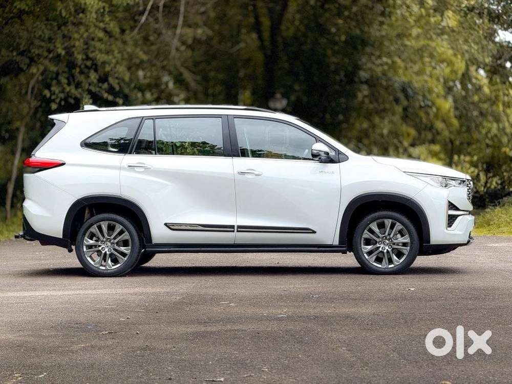 Toyota Innova Hycross 2.0 Zx (o) Hybrid 7 Str, 2025, Cng & Hybrids