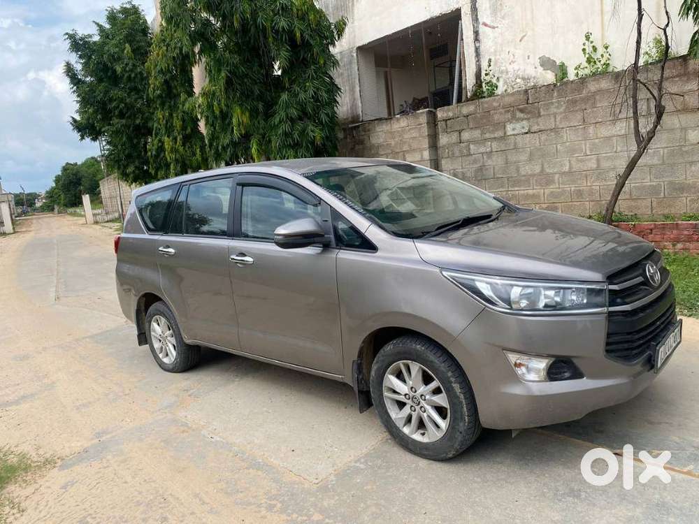 Toyota Innova Crysta 2.4 G Mt, 2017, Diesel