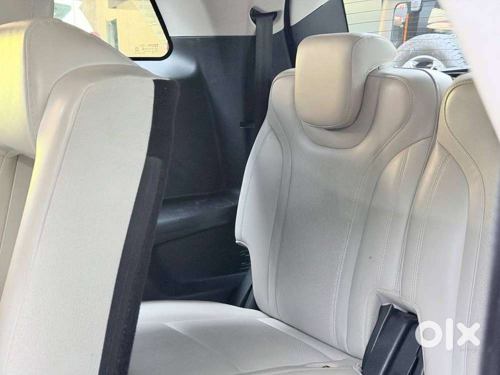 Mahindra Xuv700 2.0 Ax 7 Petrol At Luxury Pack Str, 2023, Petrol