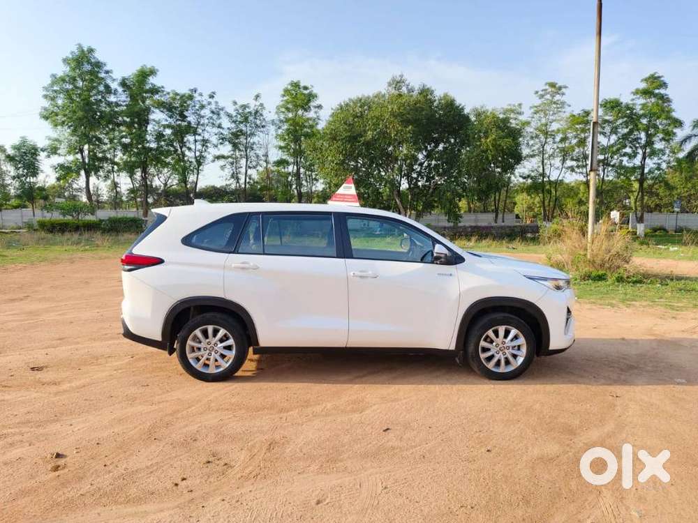 Toyota Innova Hycross 2.0 Vx Hybrid 7 Str, 2024, Petrol