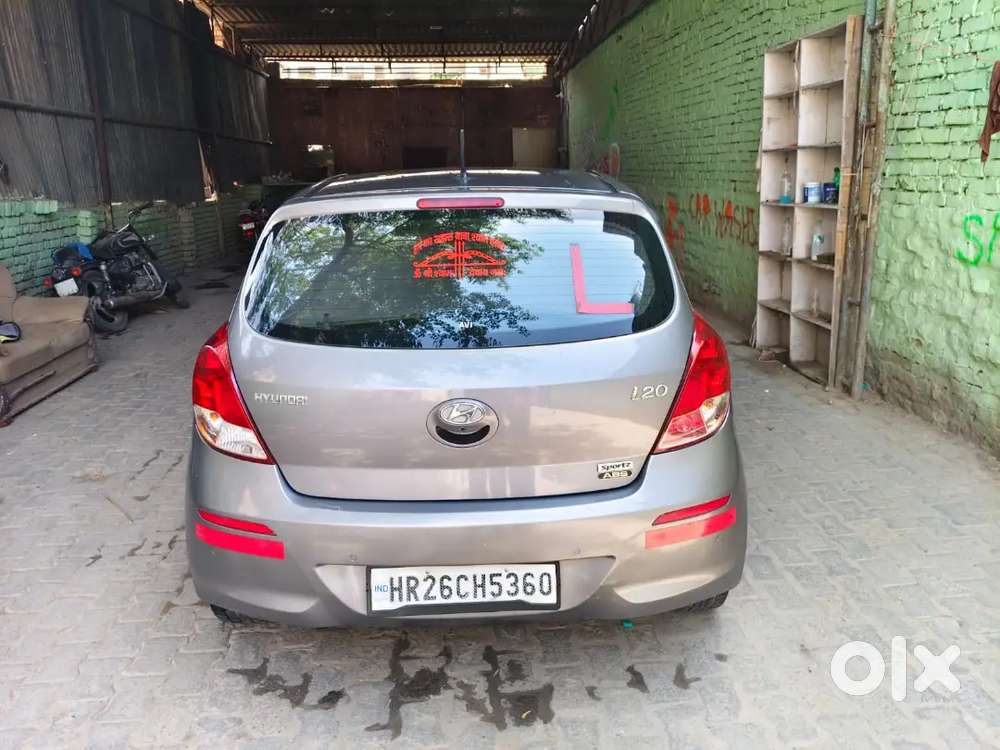 I20 Petrol Sportz (80k Accessories Installed With Cng )