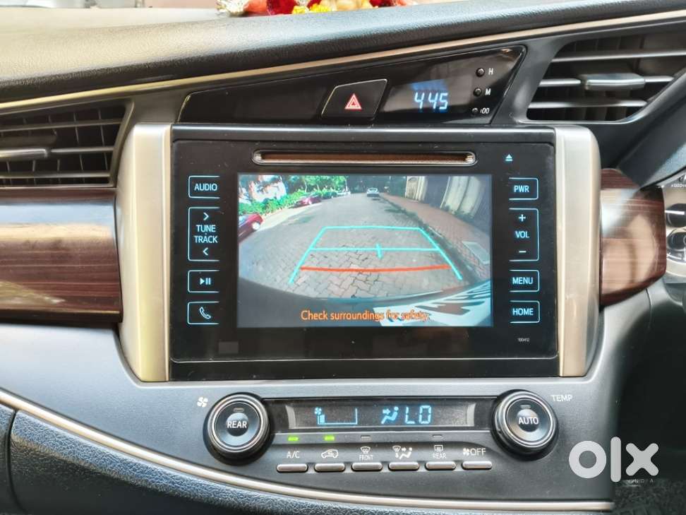 Toyota Innova Crysta 2.4 V 8 Str, 2016, Diesel