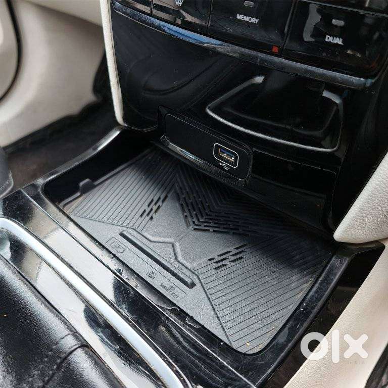 Mahindra Xuv 3xo Ax5 Pm Mt, 2024, Petrol