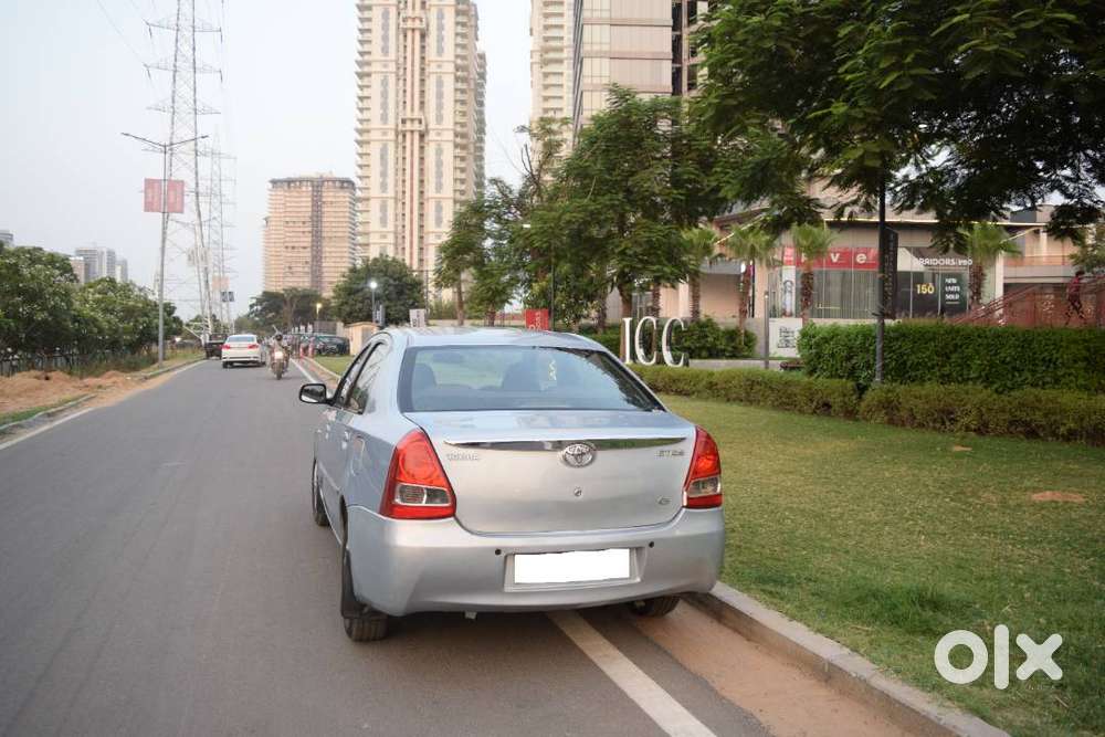Toyota Etios Eh-gs Serene Bluish Silver