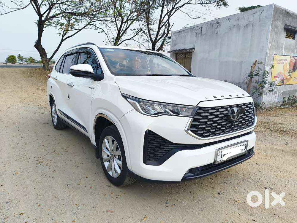 Toyota Innova Hycross 2.0 Vx (o) Hybrid 8 Str, 2025, Petrol