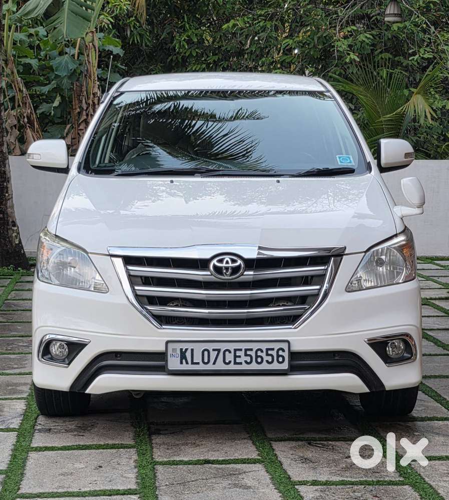 Toyota Innova 2.5 Zx 7 Str Bs-iv, 2015, Diesel