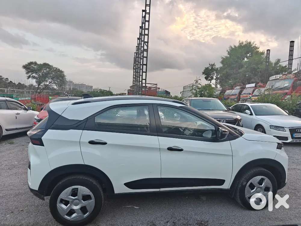 Tata Nexon Pure S Diesel Amt 2024  4,600 Km  Negotiable