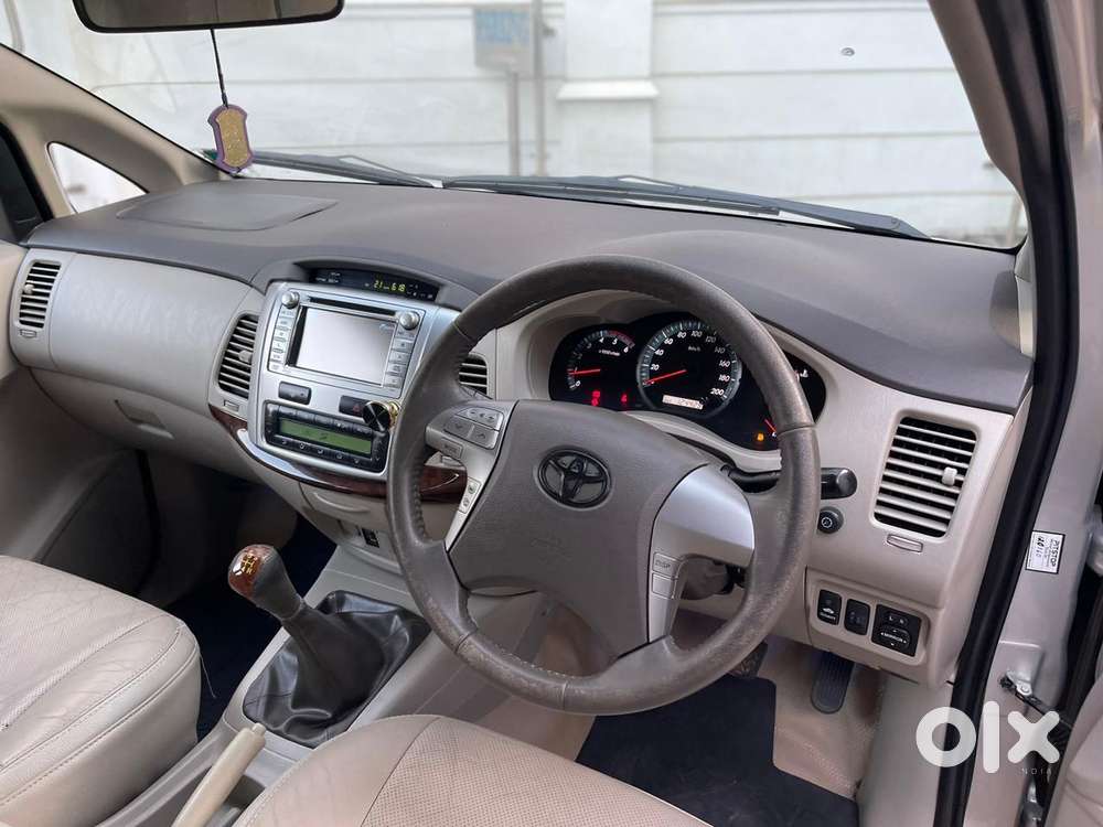Toyota Innova 2.5 V 8 Str, 2013, Diesel