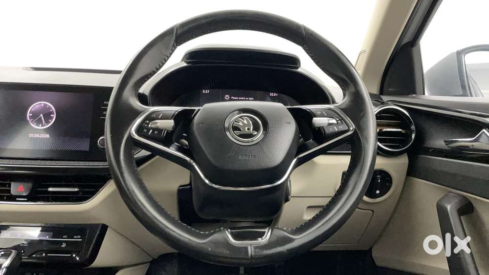 Skoda Slavia Style 1.0l Tsi At, 2023, Petrol