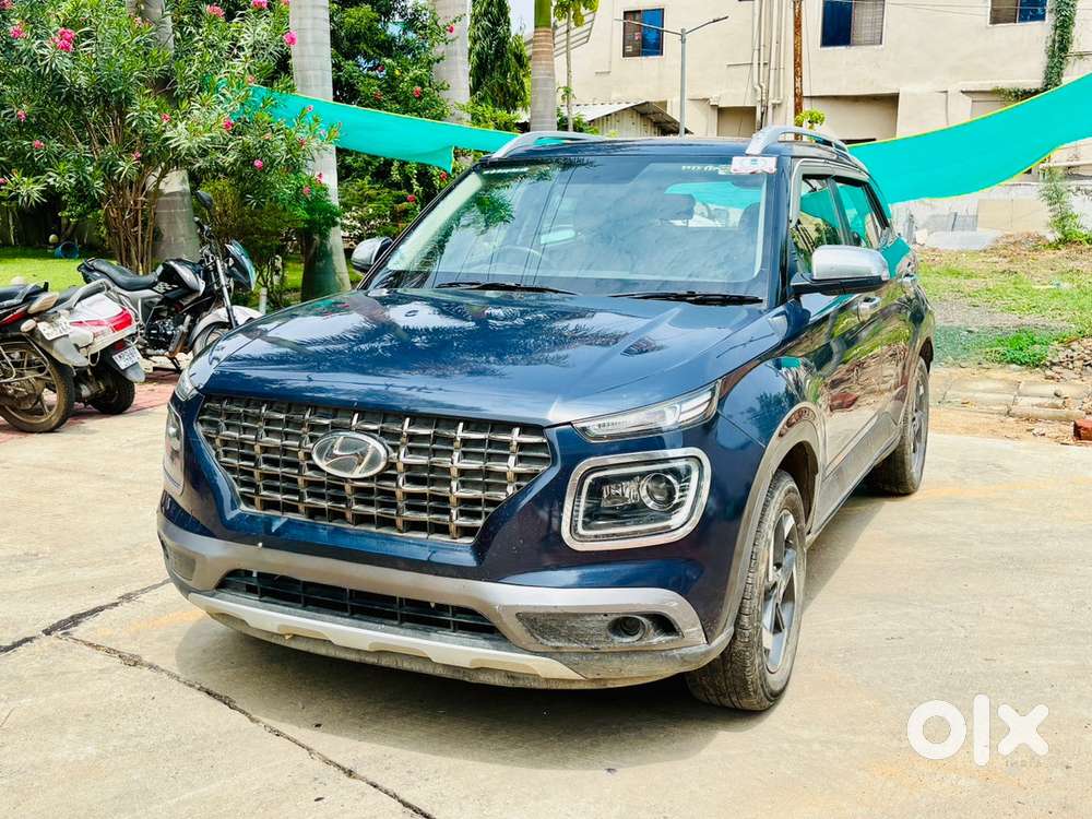 Hyundai Venue Diesel (income Tax Officers Car), 24.7 Km/l Mileage