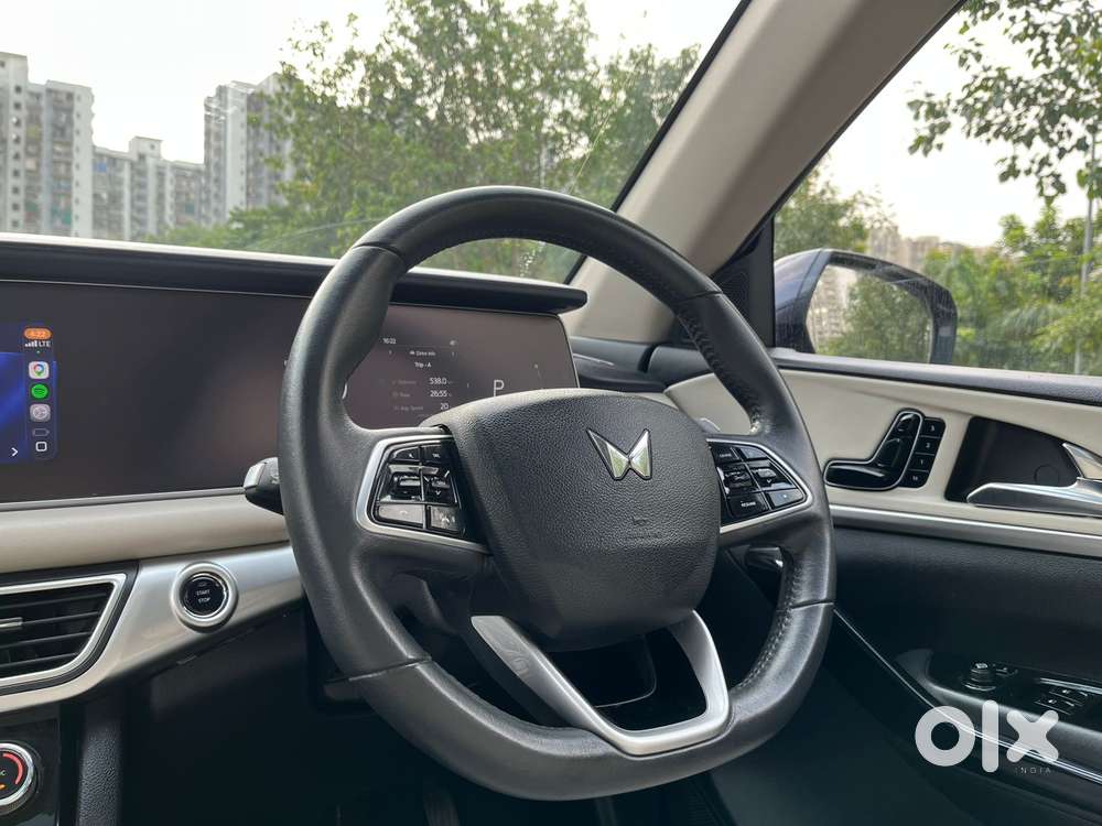 Mahindra Xuv700 2.0 Ax 7 Petrol At Str, 2024, Petrol