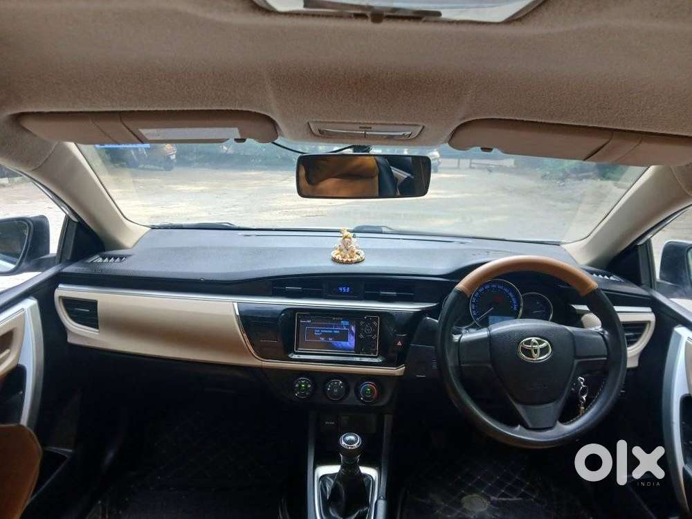 Toyota Corolla Altis 1.8 J, 2015, Petrol
