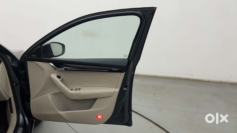 Skoda Octavia 2.0 L K Tsi At, 2018, Petrol